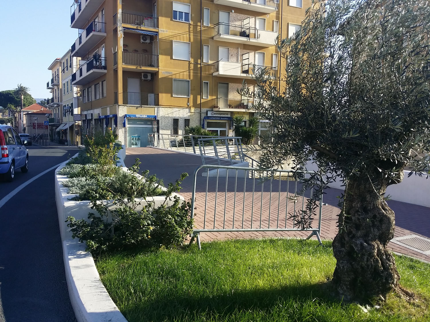 Rotonda zona Ospedale - Pietra Ligure 
