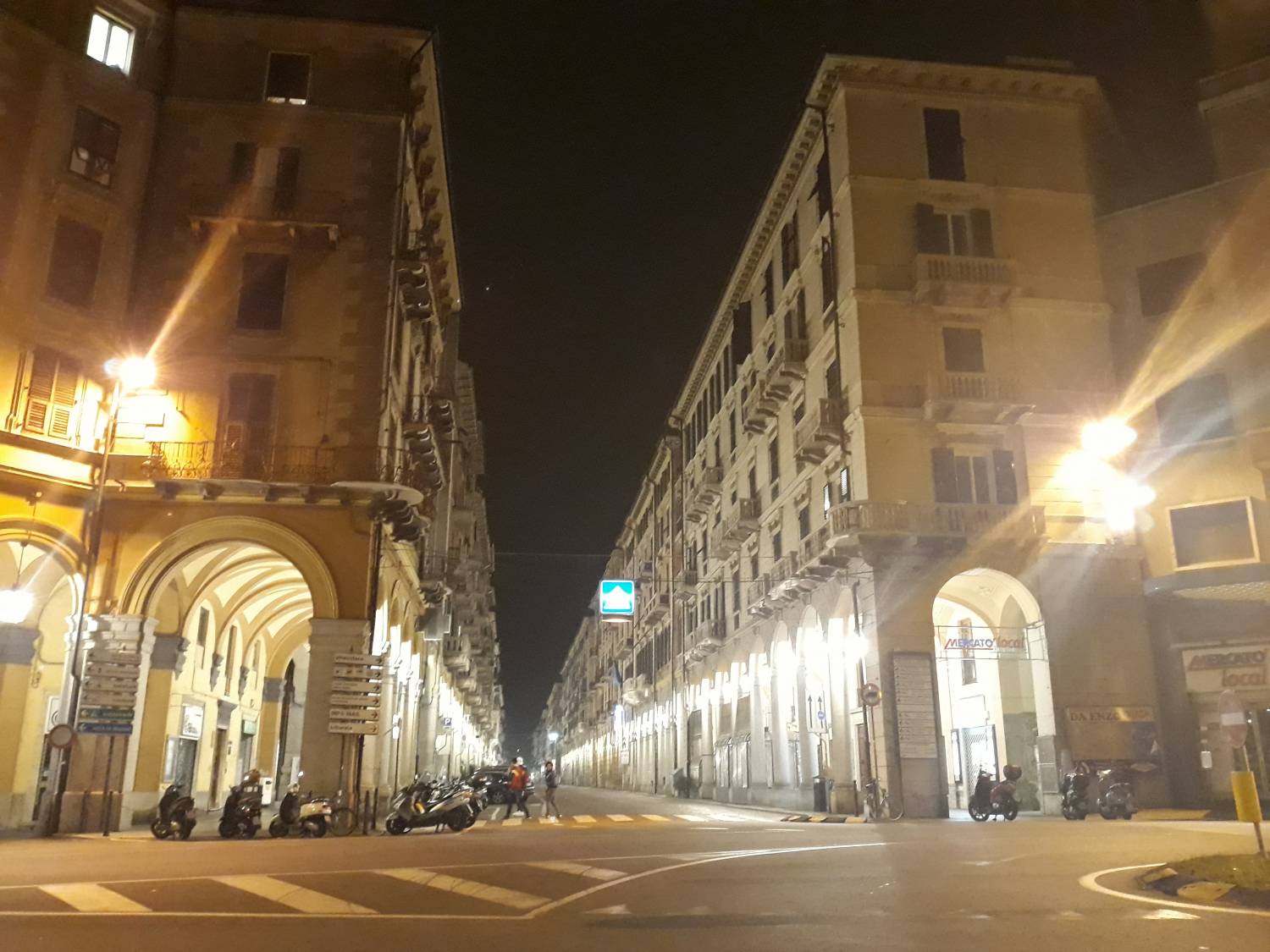 Via Paleocapa di notte - Savona 